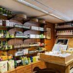 Gli interni della Genziana Parafarmacia